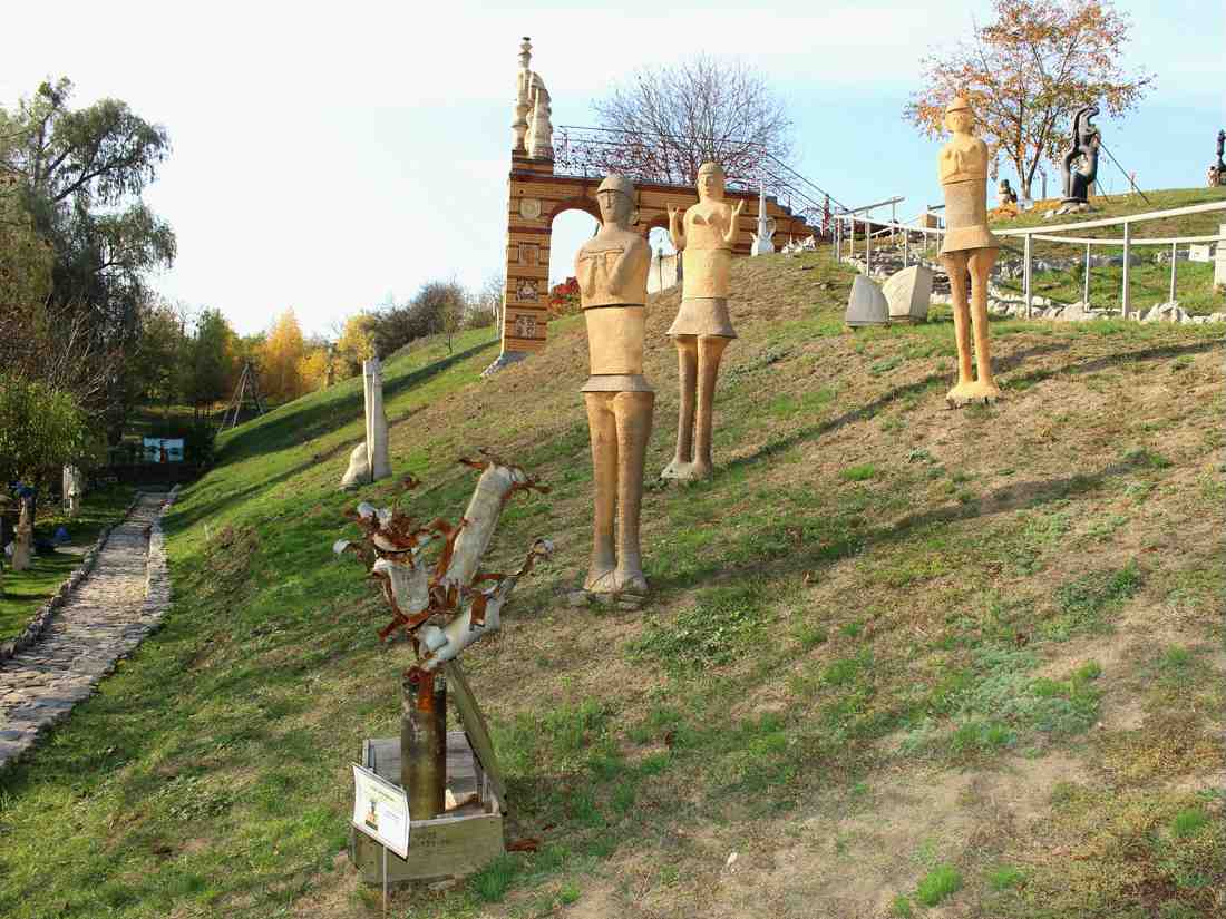 Галерея